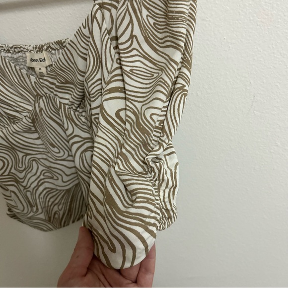 Open Edit Puff Sleeve Line pattern top - Picture 6 of 8